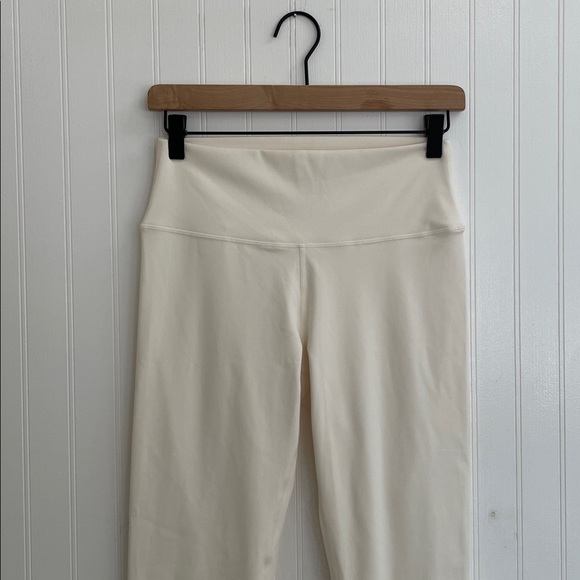 NOLI Yoga Limitless Leggings 28” in Vanilla / Cream Size M - Picture 6 of 9